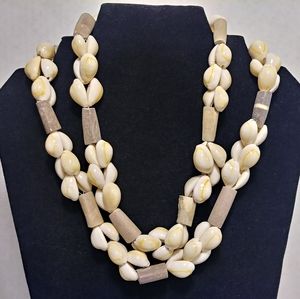 32" Vintage Sea Shell Necklace